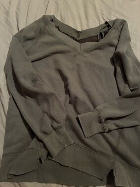 aerie  V-Neck Sweater in Sage Green
